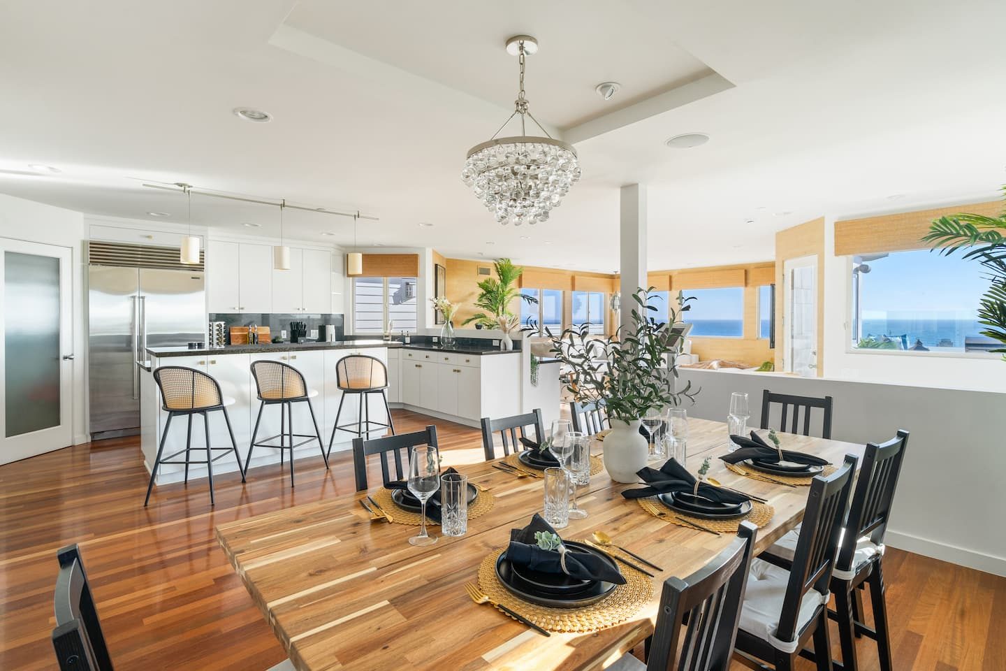 Sunny Home by the Beach interior
