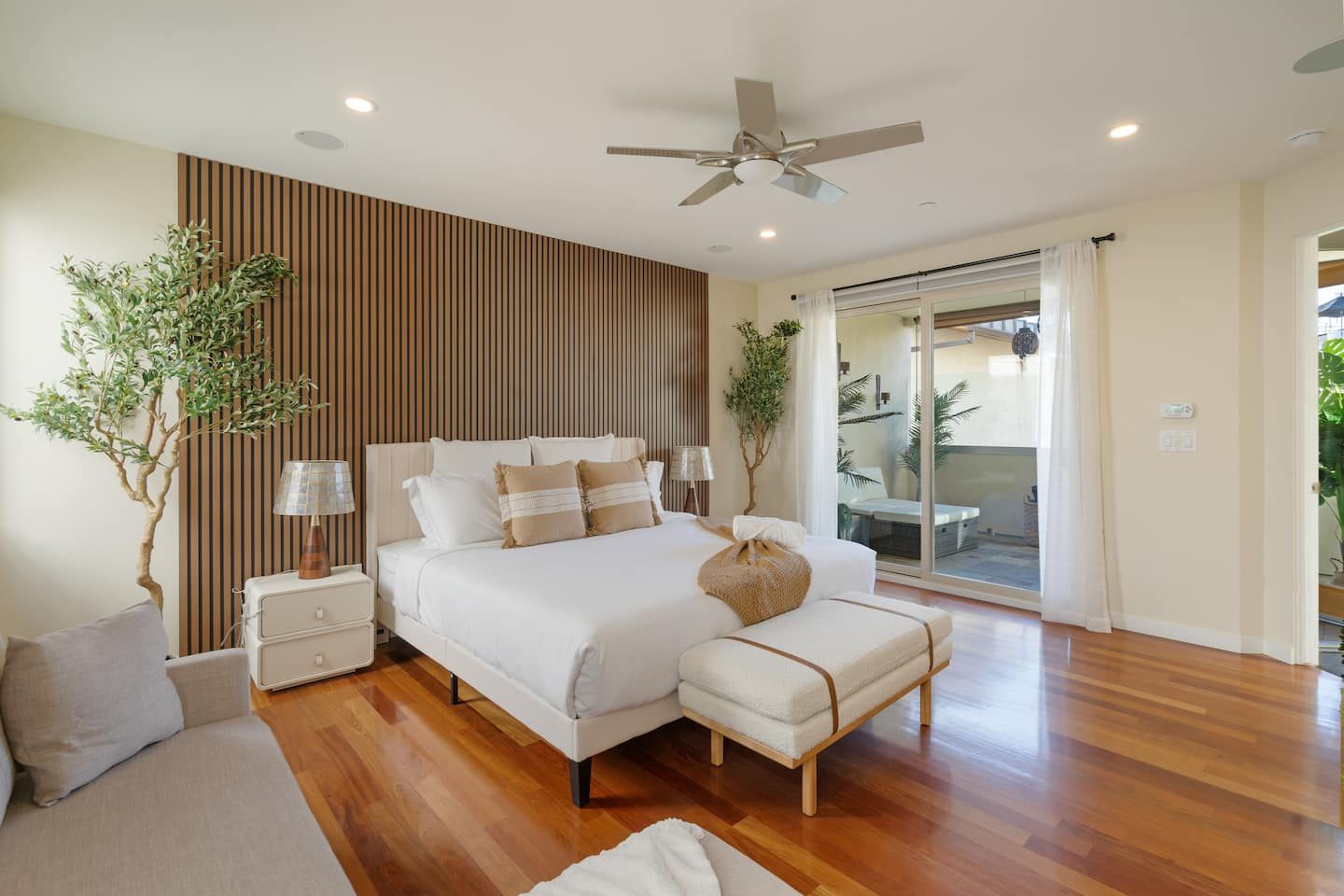 Sunny Home by the Beach interior