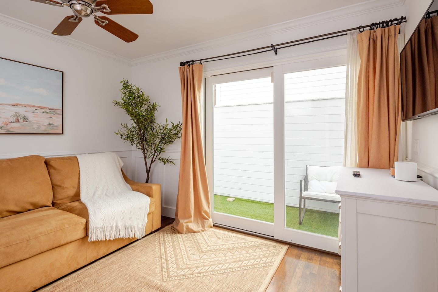 Beachside Retreat interior