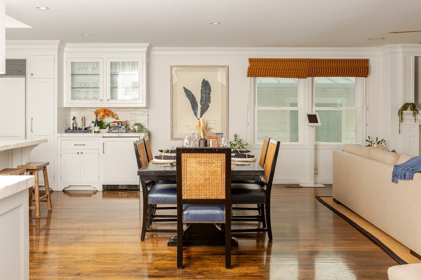 Beachside Retreat interior